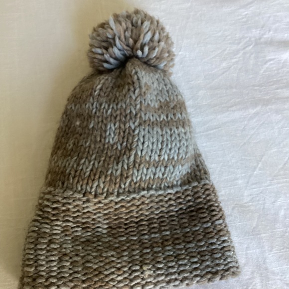 PORTOLANO Knit Beanie Womens Pom Pom Hat  Chunky Wool Blend Neutral Cozy Winter - Picture 3 of 10